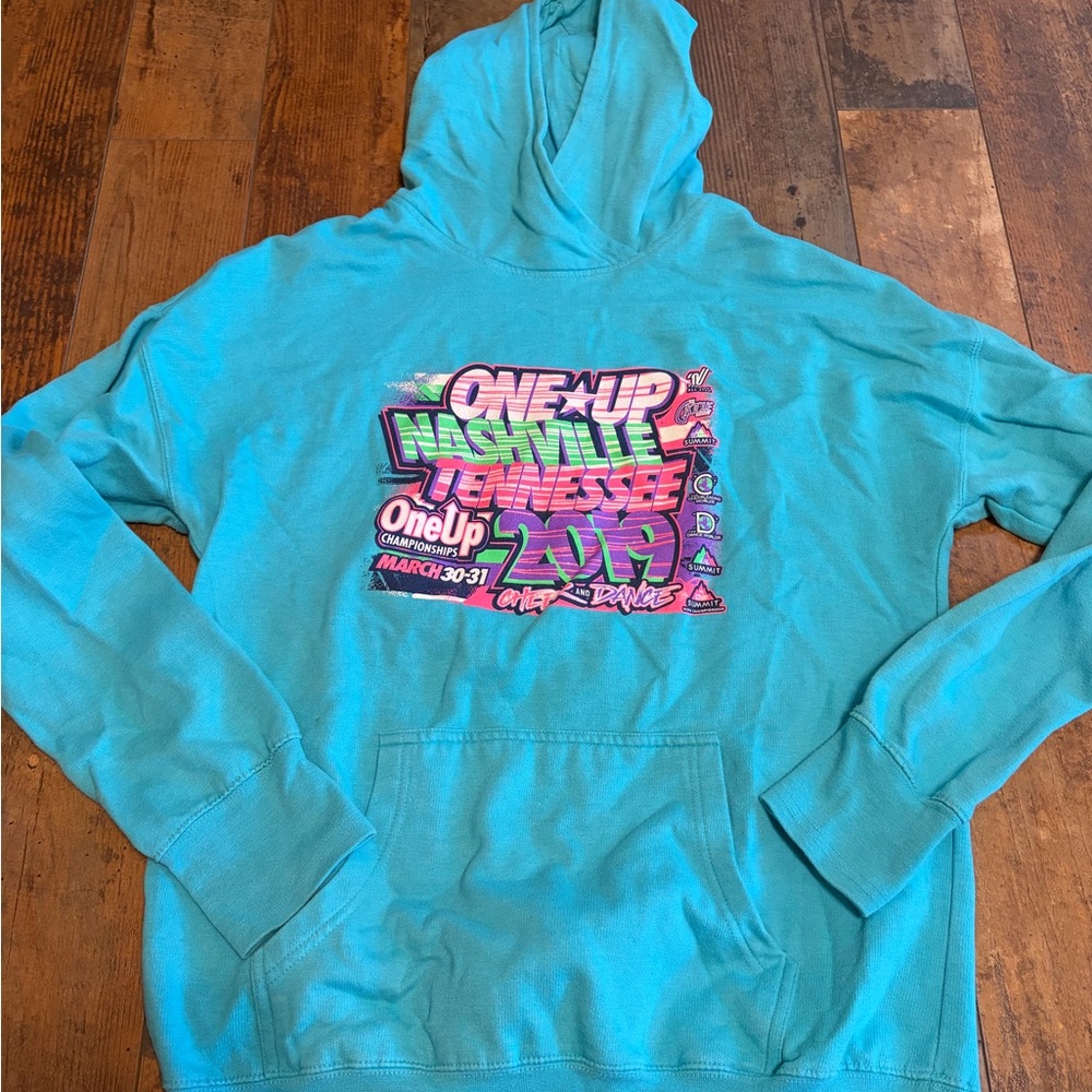 Women’s All Star outfitters one up cheer Nashville Tennessee hoodie size large